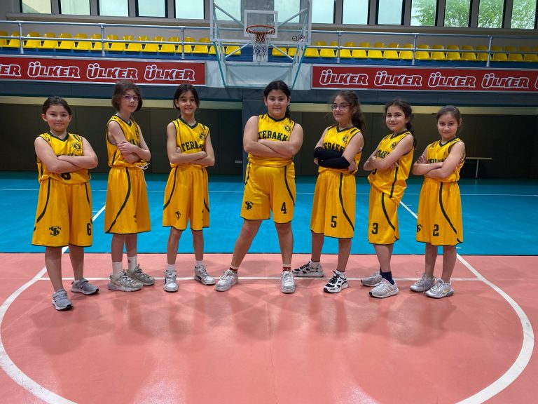 Minik Kız Basketbol Takımımızdan İlçe Birinciliği