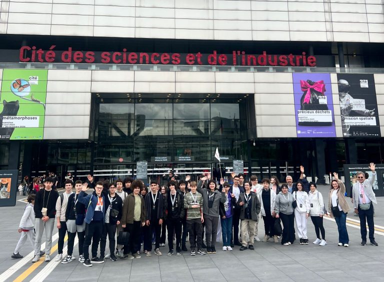 Terakkili Öğrenciler, Avrupa’nın Önde Gelen Bilim Merkezlerini Ziyaret Etti